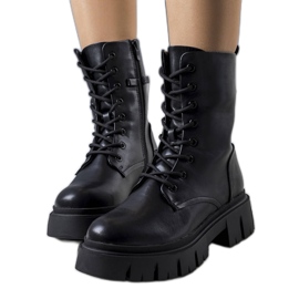 BM Crne čizme na masivnom potplatu Darius crna