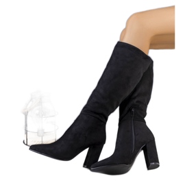 BM Crne, izolirane čizme na stupu Narcis crna