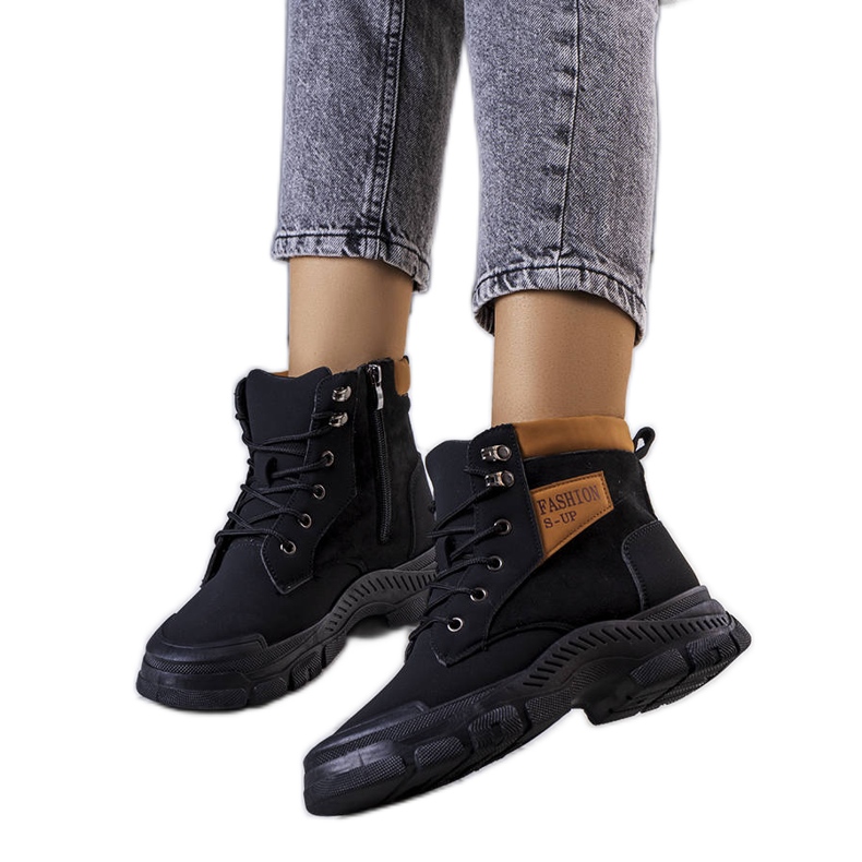 Crne izolirane čizme marke Fordla crno