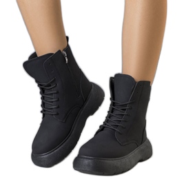 Crne podstavljene čizme od Neile crno