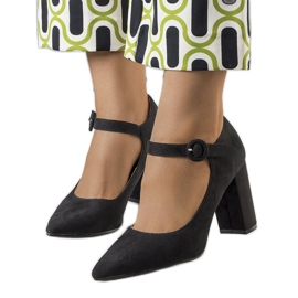 Crne cipele na Keller stupu crna