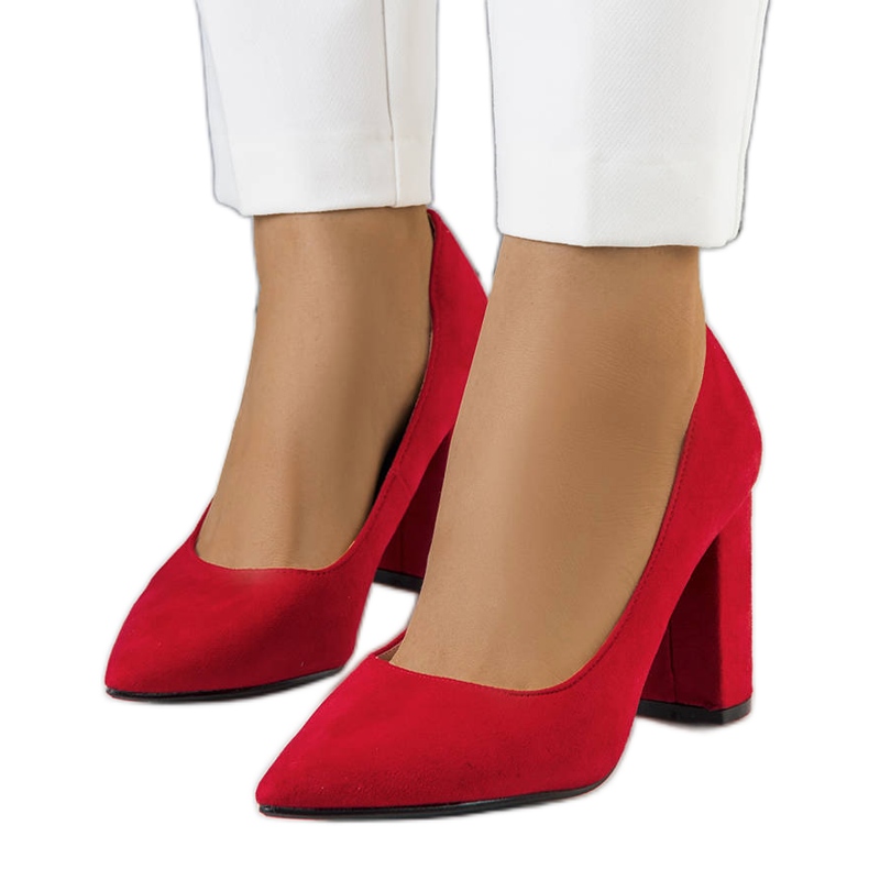 PA1 Crvene cipele na stupu Melvil crvena