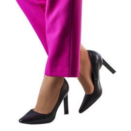 PA1 Crne Kilda štikle crna