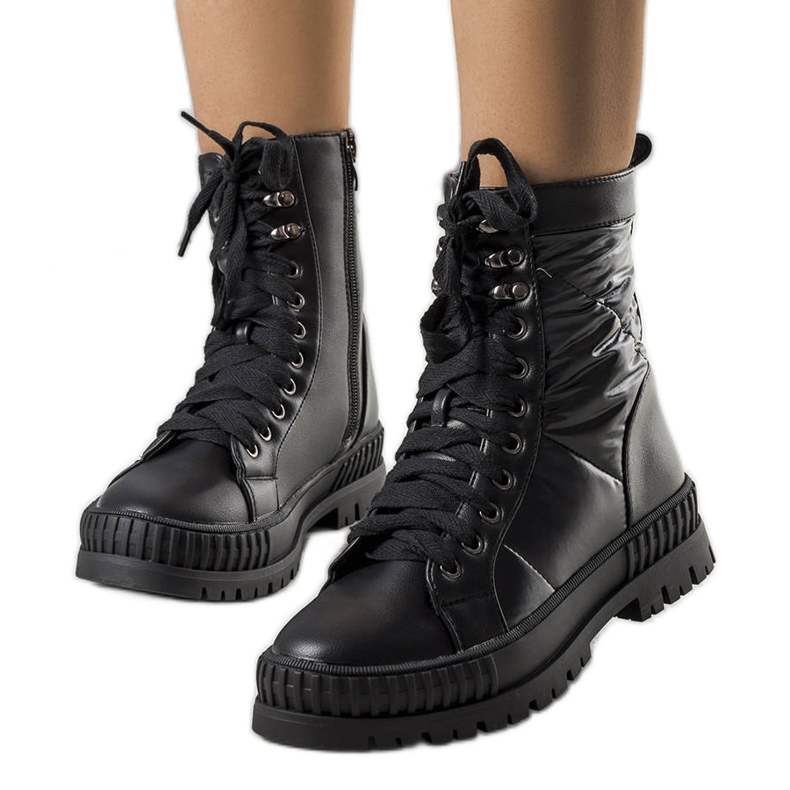 Crne izolirane čizme iz Hamine crno