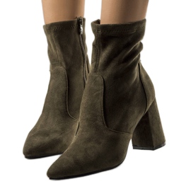 Zelene gležnjače na Kensley stupu zelena