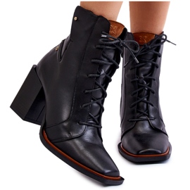 Klasične kožne čizme na vezanje Maciejka 05667-01 crne crna