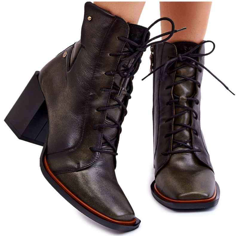 Klasične kožne čizme na vezanje Maciejka 05667-09 zelene zelena