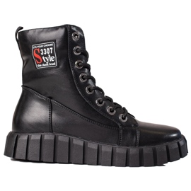 W. Potocki Radnice na platformi Shelovet crna