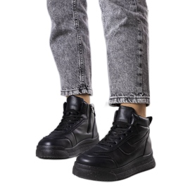 Crne izolirane tenisice iz Korti crna