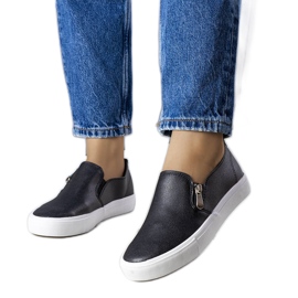 Crne tenisice od eko kože marke Denain crna