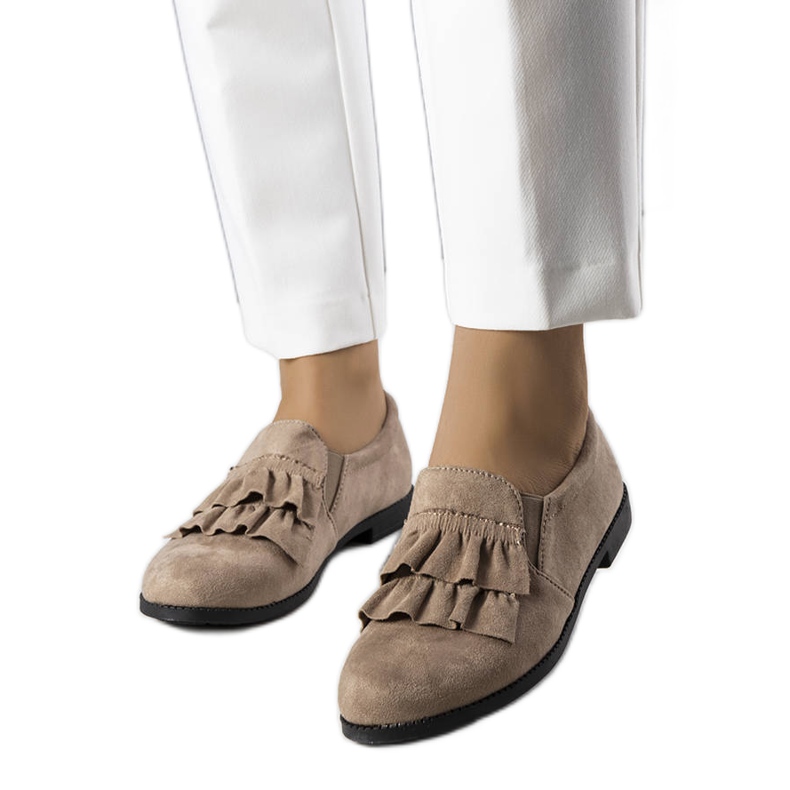 PA1 Bež salonke s volanom iz Kailanija