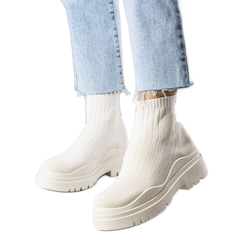 BM Cali čizme bež čarape