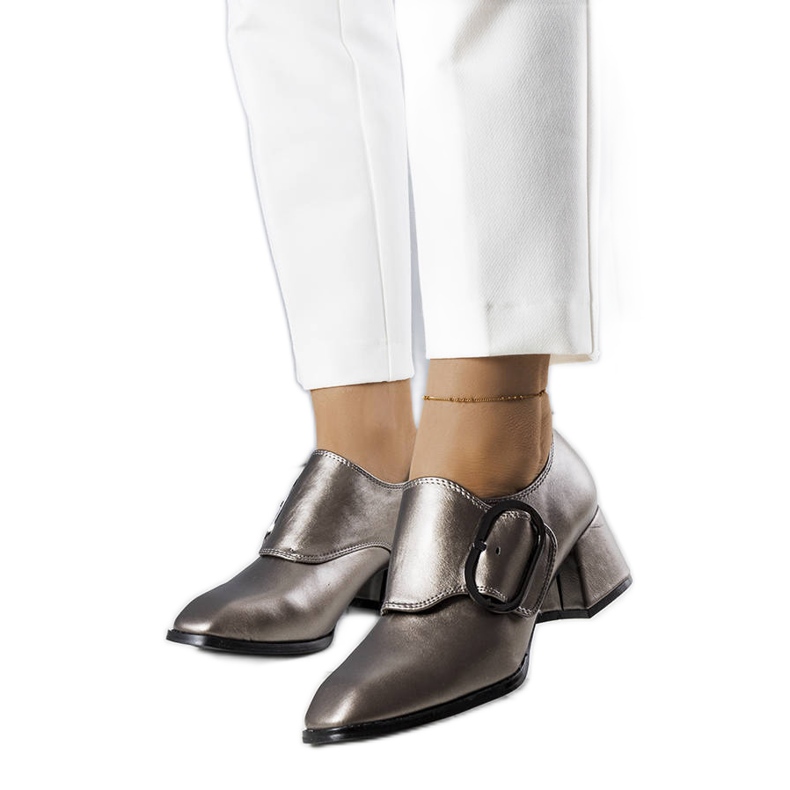 PA1 Sive cipele iz Ailanija srebro siva