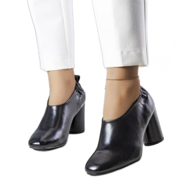 PA1 Crne gležnjače iz Tadea crna