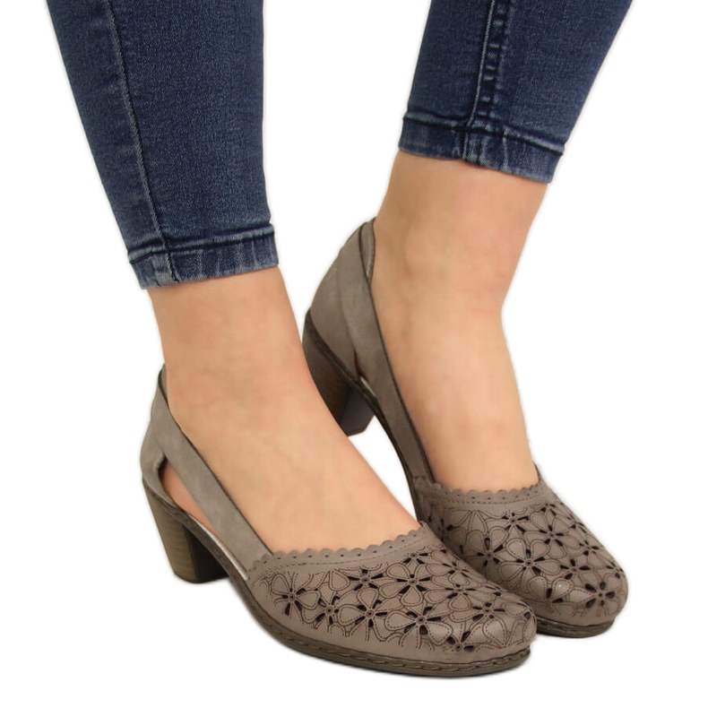 Ženske bež ažur kožne cipele Rieker 40986