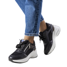 Crne tenisice na klin od Stacey crna