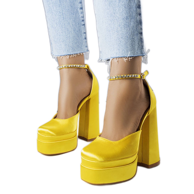 Elvirine žute cipele s visokom petom žuta boja