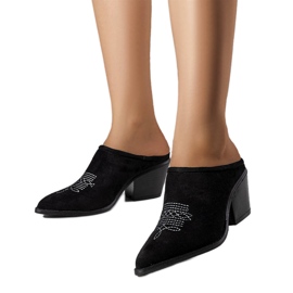 Crne tobogane s prednjom stranom od Linde crna