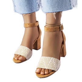 BM Bež blok sandale marke Patience