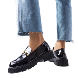 Crne lakirane cipele sa Serlait biserima bijela