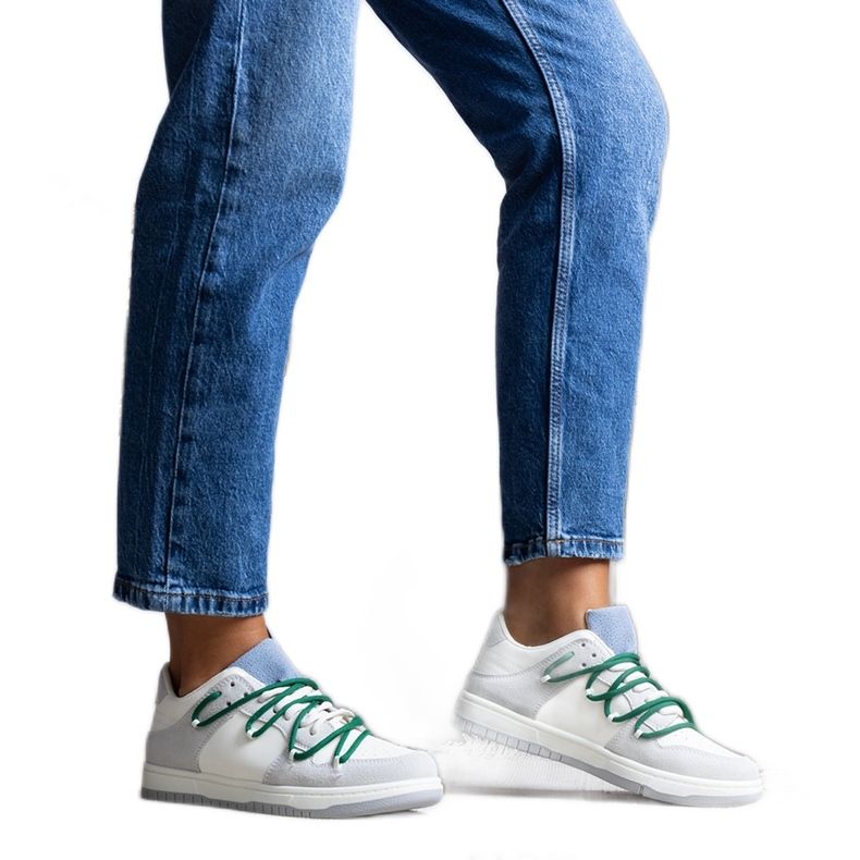 Sive tenisice sa zelenim vezicama iz Aucoina bijela