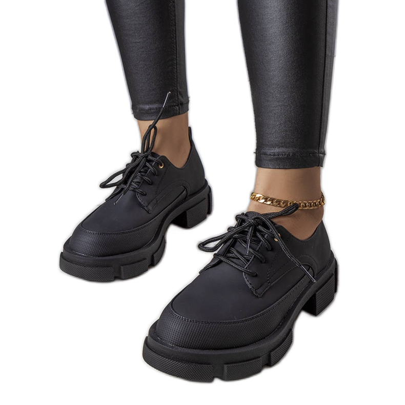 Crne cipele s masivnim potplatom iz Kaya crno