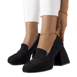 Crne štikle iz Vinceza crna