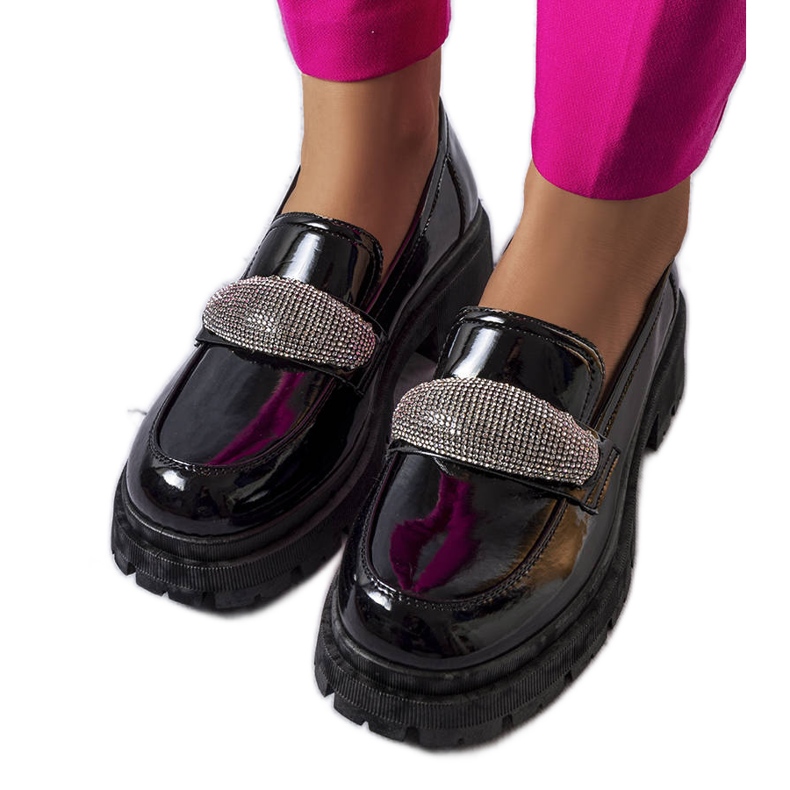 Crni lakirani brogovi s moussom od kubičnih cirkonija crno