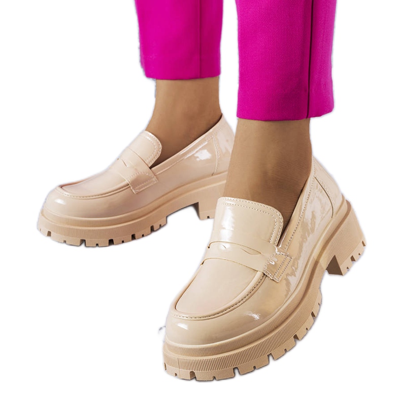 Lakirane bež cipele iz Phaneufa