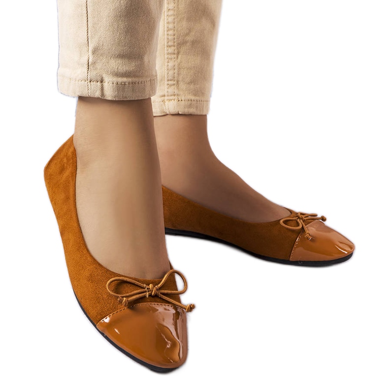 Smeđe lakirane balerinke iz Simarda smeđa