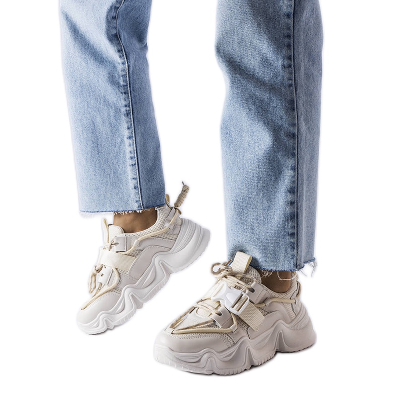 Bež spektakularne tenisice iz Desforgesa