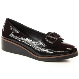 Ženske crne lakirane cipele na wedges Jezzi RMR2265-3 crna