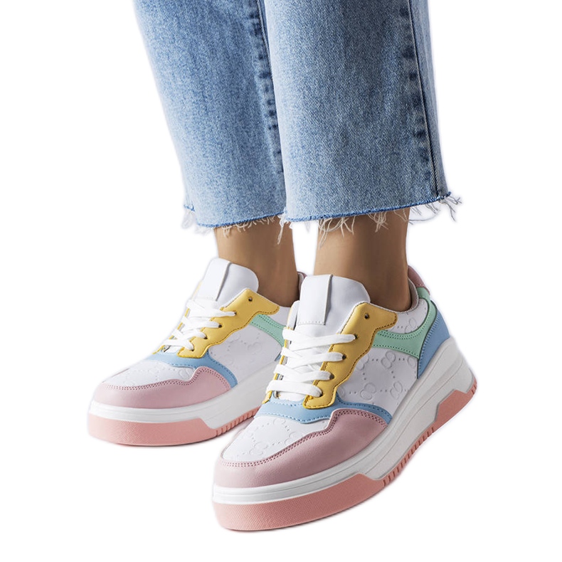 Ružičaste tenisice ukrašene Paré reljefom ružičasta