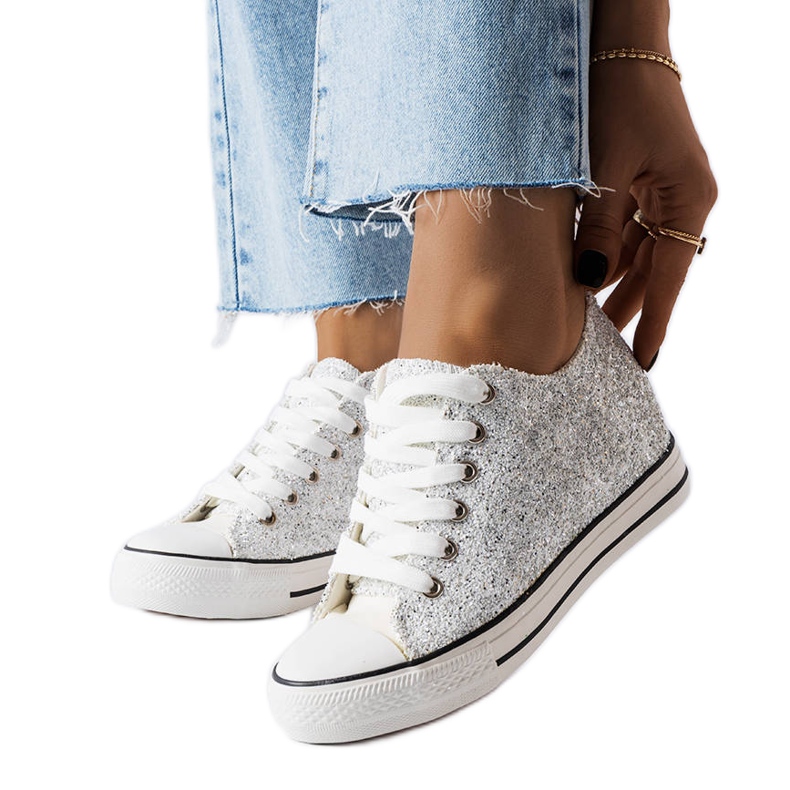 Srebrne niske tenisice na klin iz Garceaua srebro