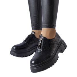 Crne brogove s reljefom iz Traversa crna