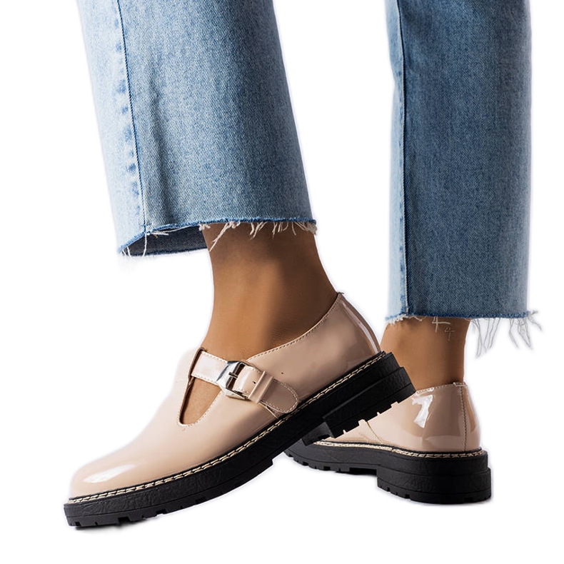 PA1 Bež lakirane cipele iz Vadena