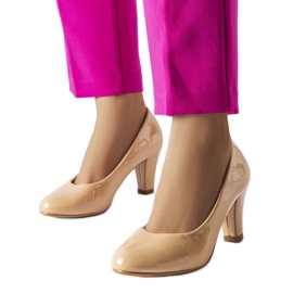 BM Bež lakirane cipele od Burketta