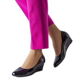 Patentirane klinaste pumpe iz Casgre crna