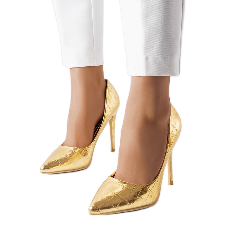 Zlatne igle ukrašene Raison reljefom zlatna