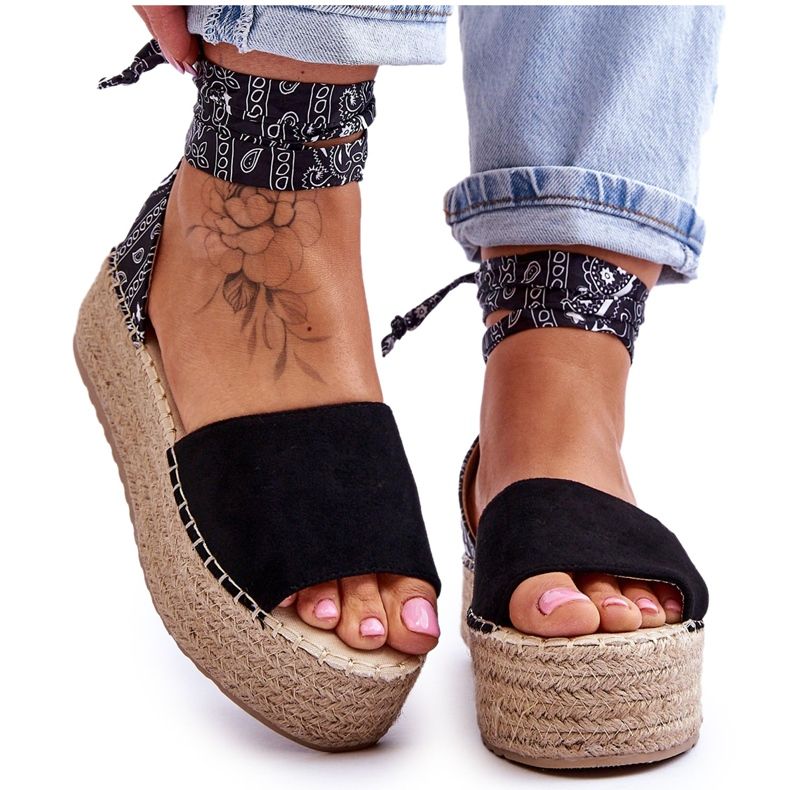 Sandale na klin od brušene kože crne Livia crno