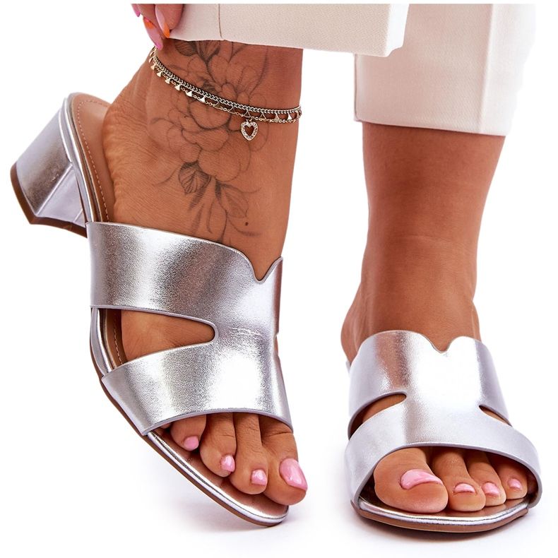 Klasične srebrne Miley kožne papuče na nisku petu srebro