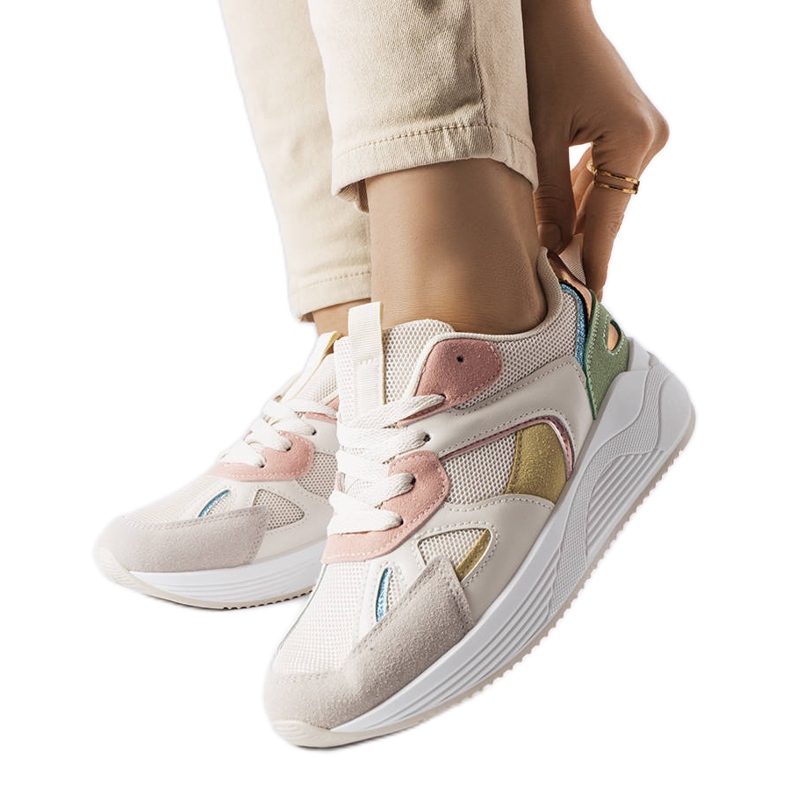 BM Bež tenisice izrađene od miješanih materijala iz Riela