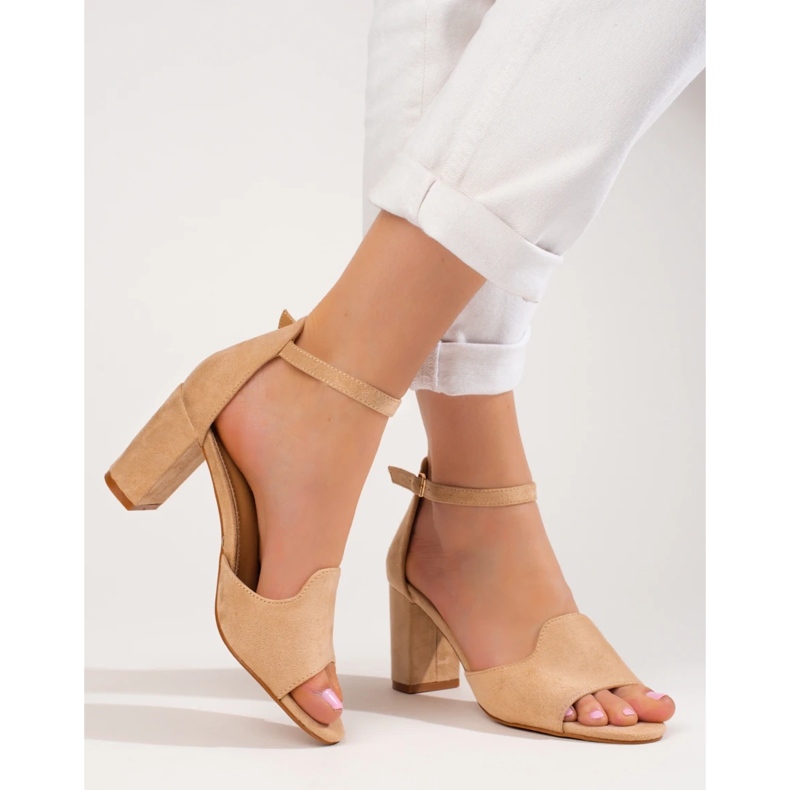 Ženske bež sandale na postu W. Potocki