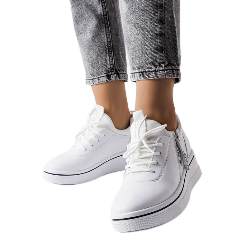 BM Bijele tenisice s niskim klinom od Mathieu bijela