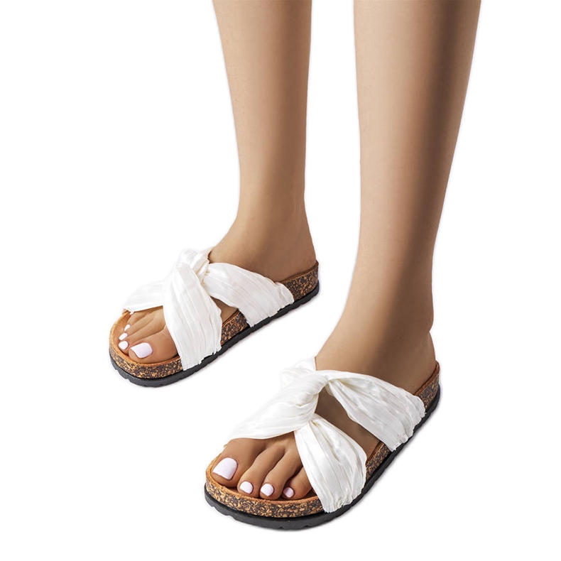 Bijele papuče ukrašene Fresne tkaninom bijela