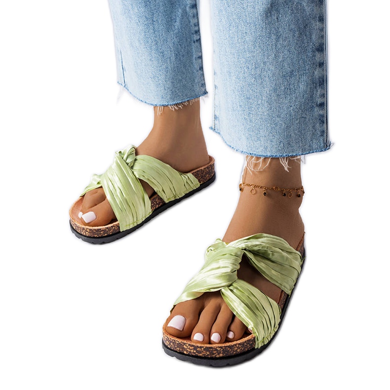 Zelene papuče ukrašene Fresne tkaninom zelena