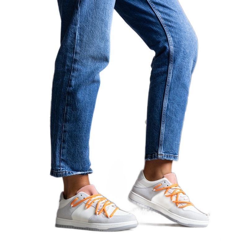 Aucoin sive tenisice s narančastim vezicama bijela