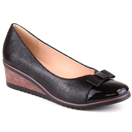 Ženske crne cipele na klin Potocki SZ12062 crna