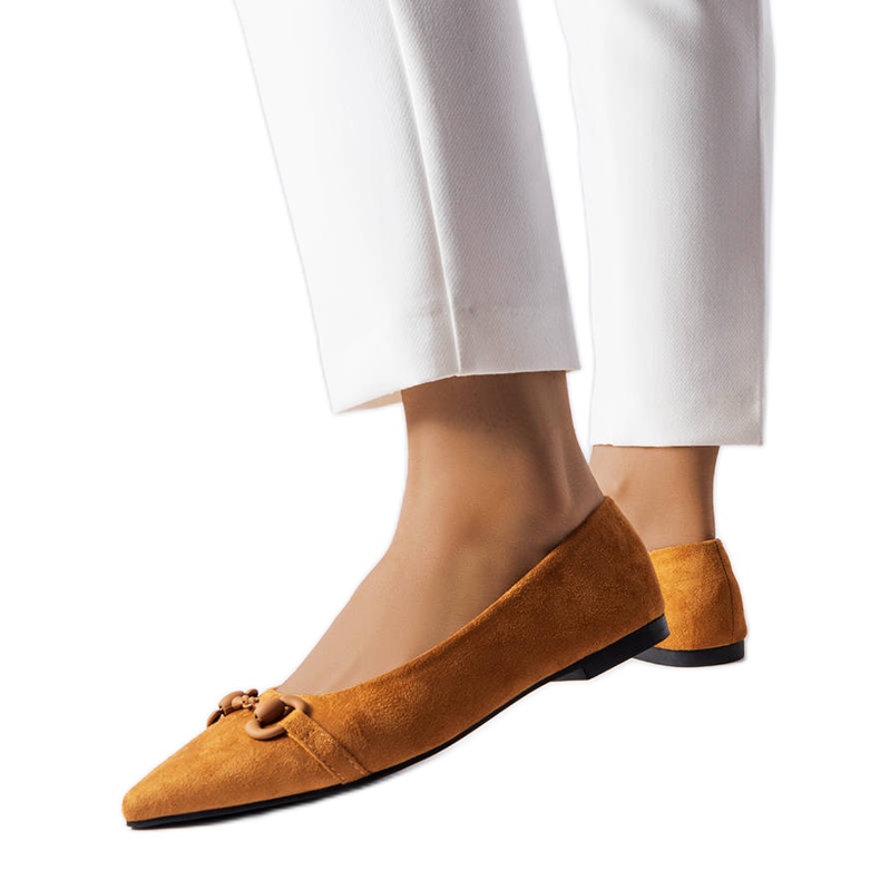 Smeđe balerinke sa špicastim vrhovima iz Aiméa smeđa