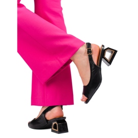 Vinceza Crne sandale s niskom ukrasnom petom iz Vinceze crna